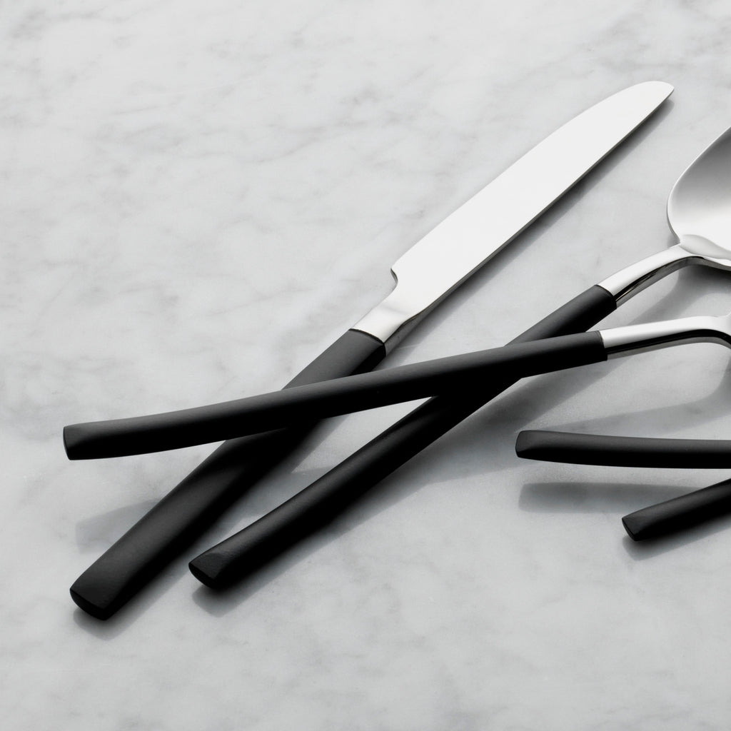 Master's Gauge by World Tableware 934-5501 High Rise 8 3/4" 18/10 Stainless Steel Extra Heavy Weight Dinner Knife - 12/Pack