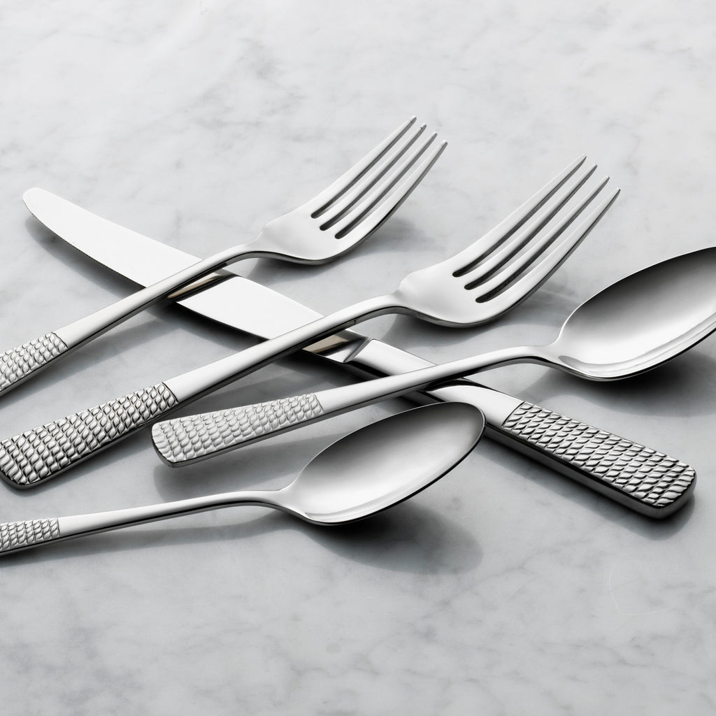 Master's Gauge by World Tableware 936-5501 Bayside 9 3/8" 18/10 Stainless Steel Extra Heavy Weight Dinner Knife - 12/Pack