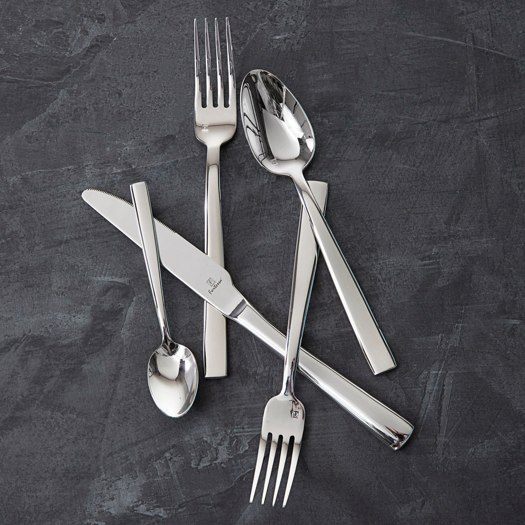 Fortessa 1.5.900.00.011 Catana 7 7/16" 18/10 Stainless Steel Extra Heavy Weight Dessert / Soup Spoon - 12/Pack